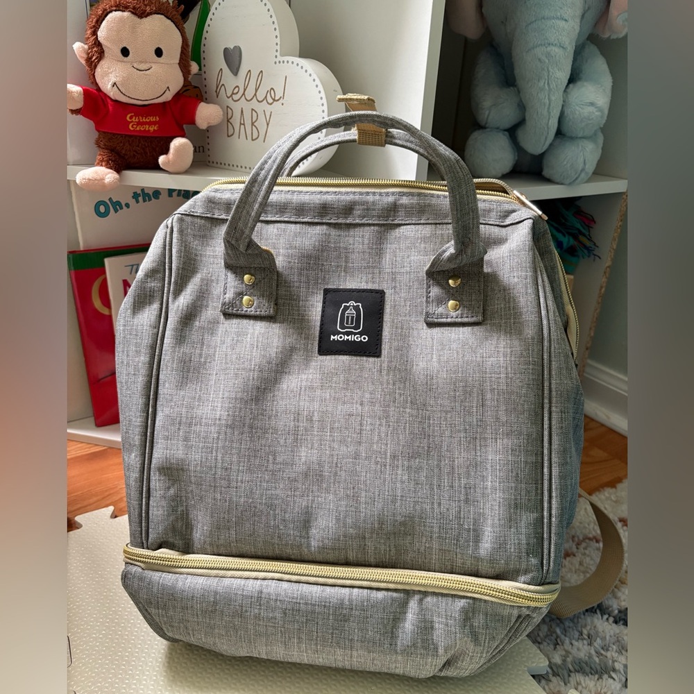 Breast Pump Bag Backpack Cooler and Moistureproof Bag USB Charger Attached